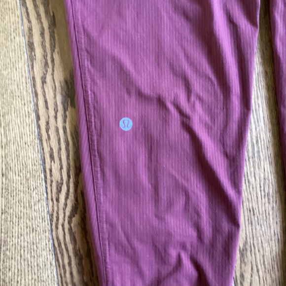 Lululemon, Dance Studio jogger, high rise, garnet colour size 6 - Picture 4 of 8